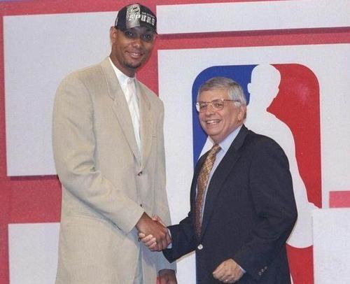 出其不意地 出其不意地