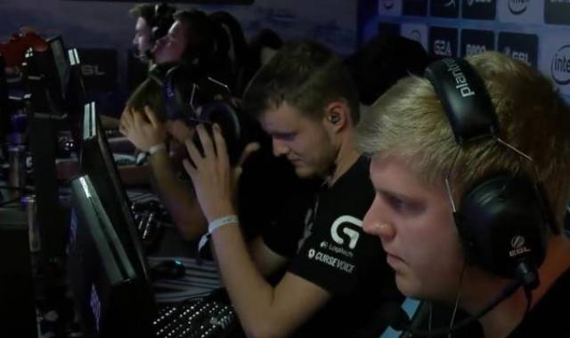 荷兰足球近 荷兰足球近